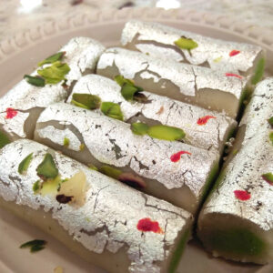 Kaju Pista Roll